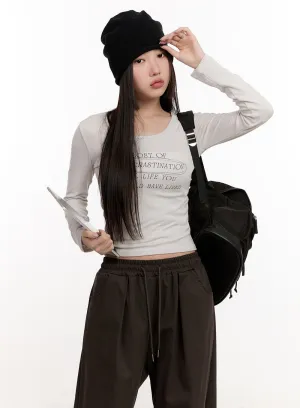 Slim-Fit Graphic Crop Top CM507